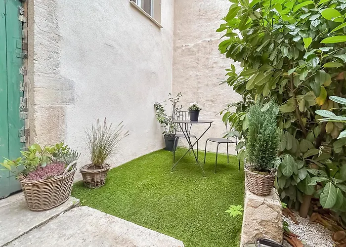 T2 En Centre-ville De ディジョン